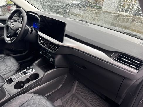 Used 2023 Ford Escape Platinum w/ Premium Technology Package AWD/4WD image 19