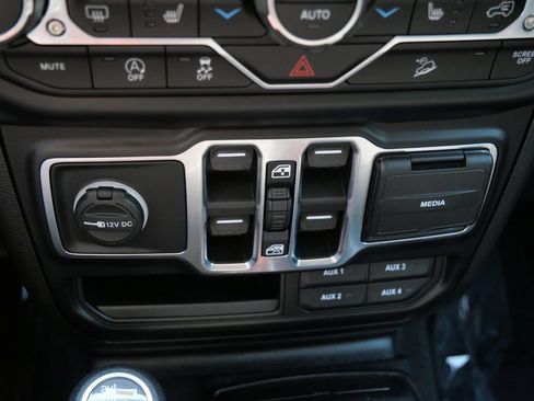 Used 2020 Jeep Wrangler Unlimited Sport AWD/4WD image 25