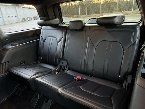 Used 2020 Ford Expedition Limited image 20