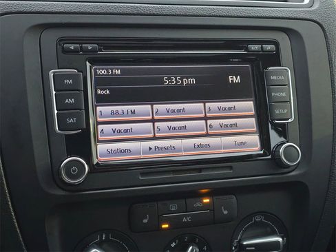 Used 2014 Volkswagen Jetta SE image 20