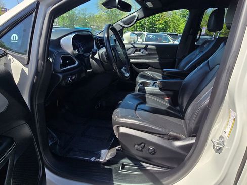 Used 2021 Chrysler Pacifica Touring-L w/ Premium & Safety Sphere Group AWD/4WD image 15