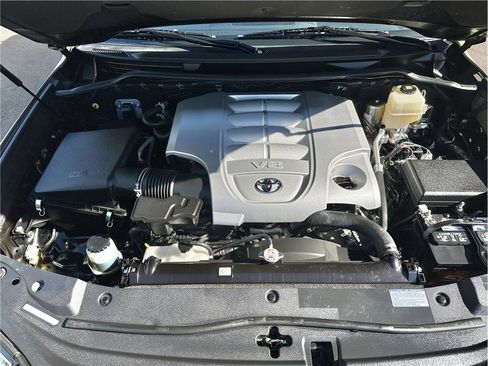 Used 2021 Toyota Land Cruiser Heritage Edition image 36