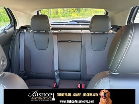 Used 2023 Buick Encore GX Select w/ Sport Touring Package AWD/4WD image 18