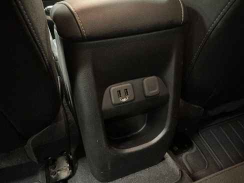 Used 2020 Chevrolet Colorado LT AWD/4WD image 21