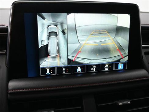 Used 2022 Chevrolet Suburban RST w/ Sport Performance Package image 29