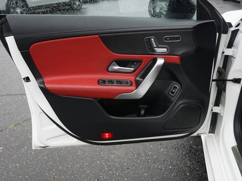 Used 2023 Mercedes-Benz CLA 250 image 26