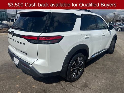 New 2026 Nissan Pathfinder Platinum image 8