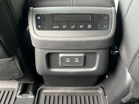 New 2026 Nissan Pathfinder SL FWD image 18