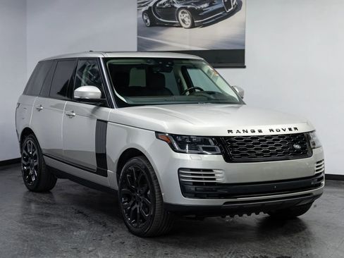 Used 2018 Land Rover Range Rover Supercharged image 2