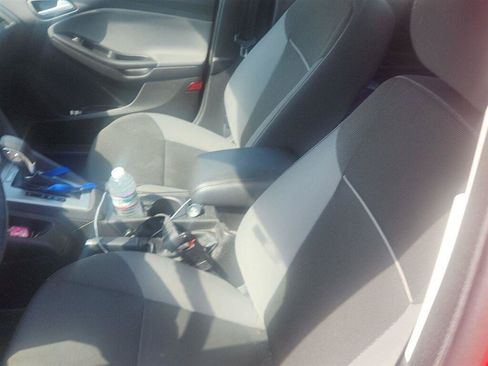 Used 2014 Ford Focus SE FWD image 11