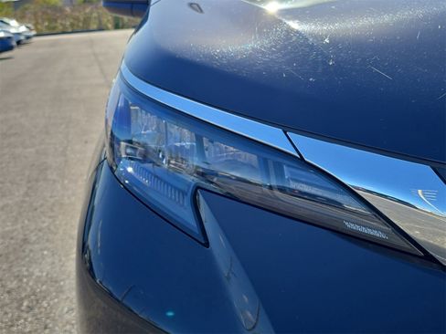 Used 2024 Toyota Sienna XLE image 7