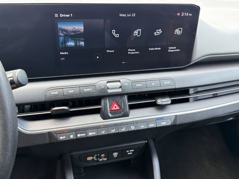 Used 2025 Kia K4 FWD image 21