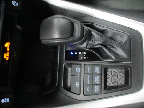 Used 2023 Toyota RAV4 LE AWD/4WD image 29