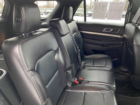 Certified 2018 Ford Explorer XLT w/ Equipment Group 202A image 38