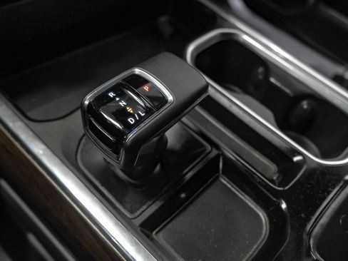 Used 2023 GMC Sierra 1500 SLT AWD/4WD image 23