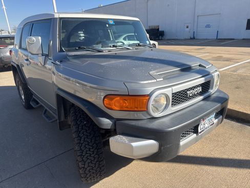 Used 2010 Toyota FJ Cruiser 4WD image 5