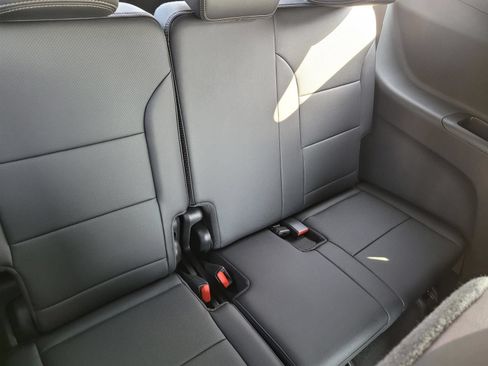 Used 2026 Chevrolet Traverse High Country AWD/4WD image 14