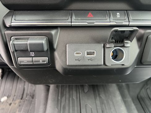 Used 2020 GMC Sierra 2500 SLE w/ LPO, GMC Protection Package image 21