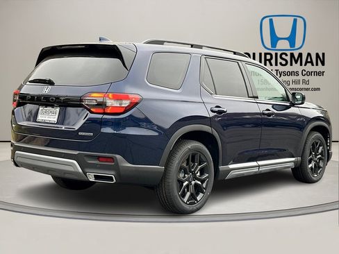 New 2025 Honda Pilot Touring image 3