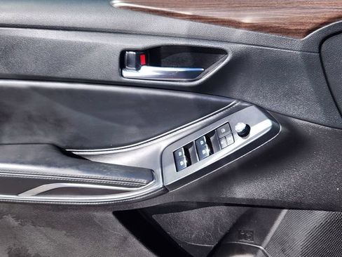 Used 2022 Toyota Avalon XLE FWD image 11