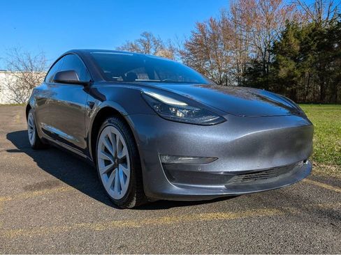 Used 2022 Tesla Model 3 Long Range AWD/4WD image 3