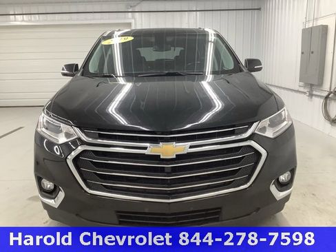 Used 2019 Chevrolet Traverse LT image 2
