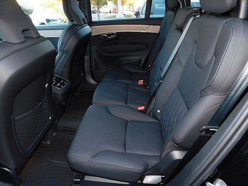 New 2026 Volvo XC90 B6 Plus w/ Protection Package Premier AWD/4WD image 13