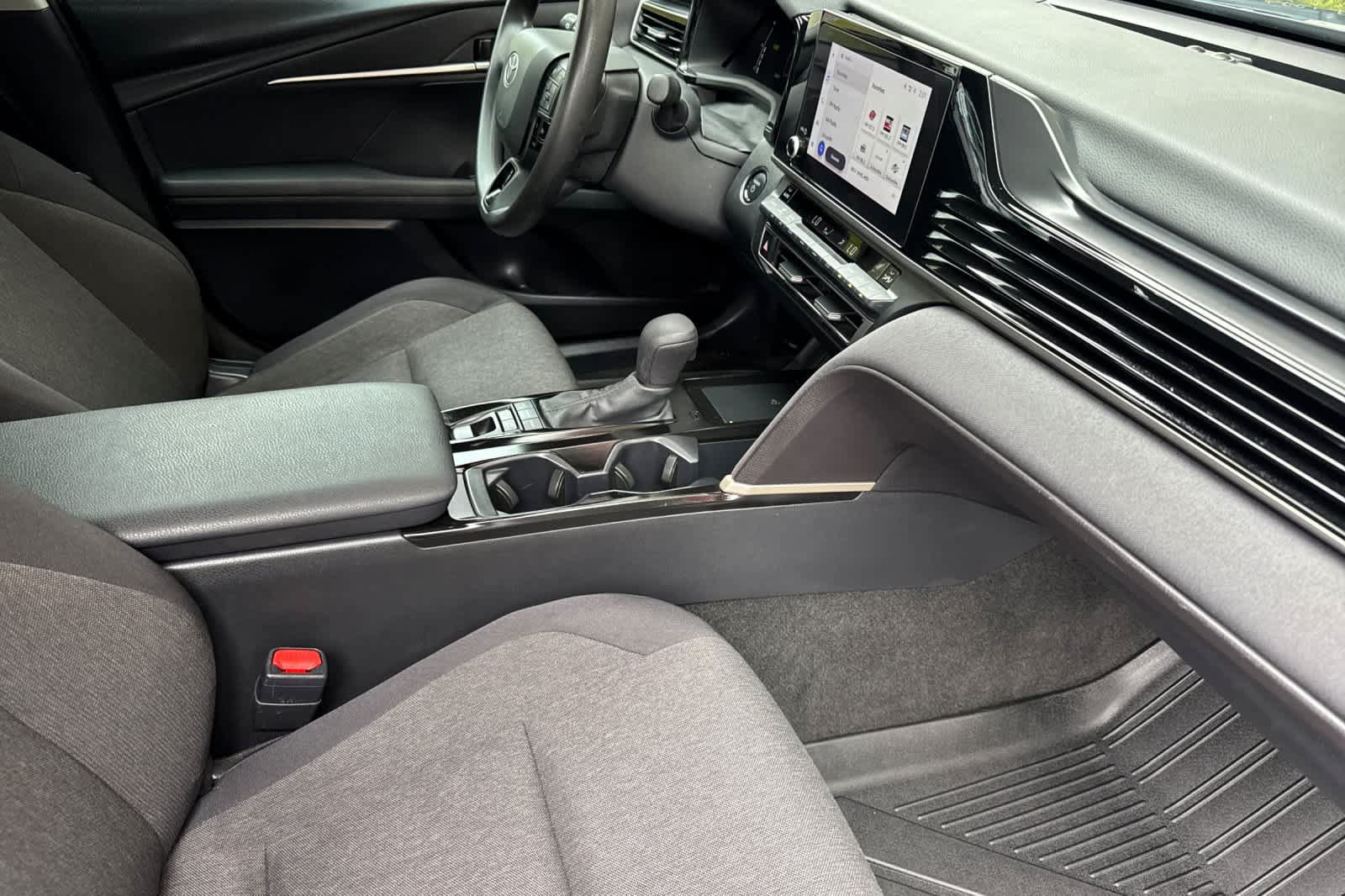 Used 2025 Toyota Camry LE FWD image 16