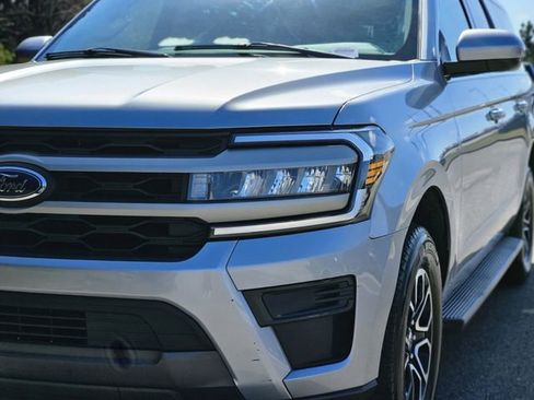 Used 2024 Ford Expedition Max XLT image 9