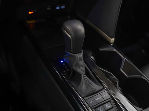 Used 2025 Toyota Camry SE image 21