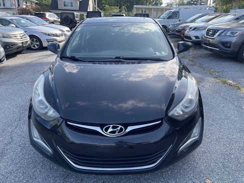 Used 2015 Hyundai Elantra SE w/ Option Group 03 FWD image 3