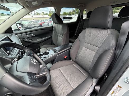 Used 2025 Nissan Rogue SV FWD image 38