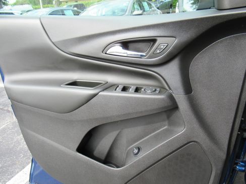 Used 2022 Chevrolet Equinox LT FWD image 19