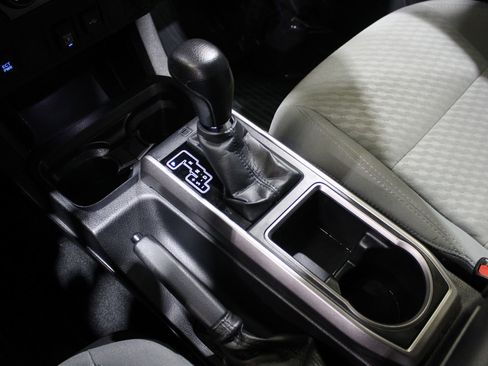 Used 2020 Toyota Tacoma SR5 w/ Technology Package AWD/4WD image 33