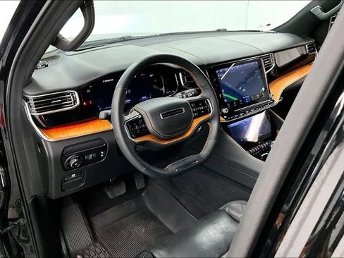 Used 2024 Jeep Grand Wagoneer Series III AWD/4WD image 16