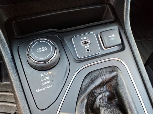 Used 2019 Jeep Cherokee High Altitude image 15