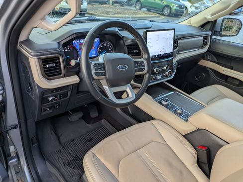 Used 2022 Ford Expedition Max Limited image 14