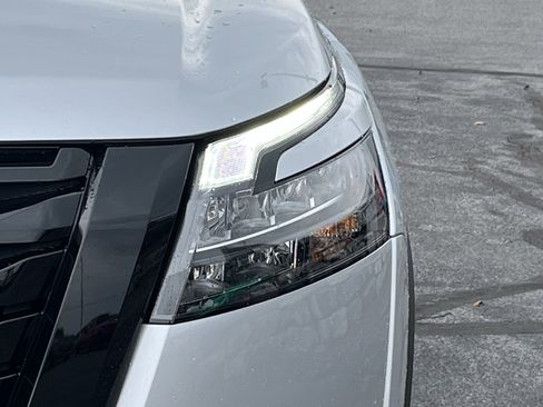 New 2025 Nissan Pathfinder SV w/ SV Premium Package image 11