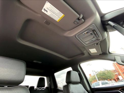 Used 2025 GMC Sierra 1500 SLT image 14