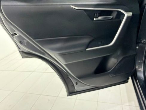 Used 2021 Toyota RAV4 XLE AWD/4WD image 13