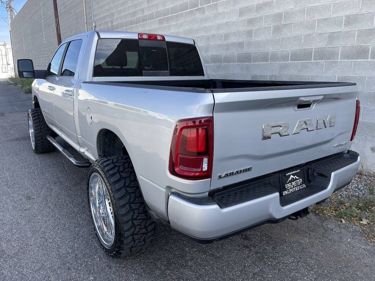 Used 2026 RAM 2500 Laramie AWD/4WD image 6
