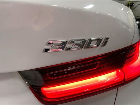 Used 2020 BMW 330i xDrive Sedan w/ Convenience Package AWD/4WD image 10