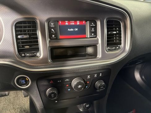 Used 2013 Dodge Charger SE w/ Connectivity Group image 14