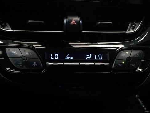 Used 2021 Toyota C-HR LE FWD image 24