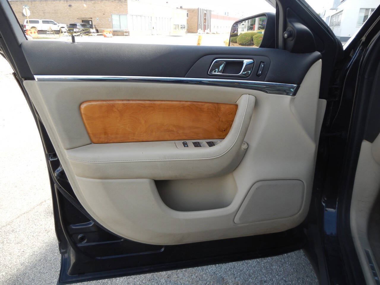 Used 2011 Lincoln MKS AWD w/ 102A Rapid Spec Order Code image 26