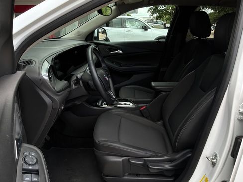 Used 2025 Buick Encore GX Preferred FWD image 10