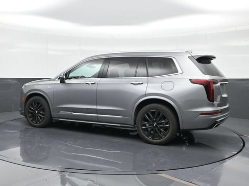 Used 2024 Cadillac XT6 Luxury FWD image 2