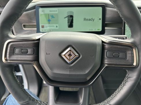 Used 2023 Rivian R1S Adventure image 30