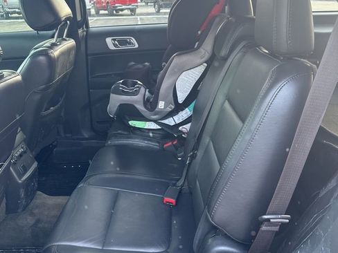 Used 2014 Ford Explorer XLT w/ Equipment Group 202A image 5