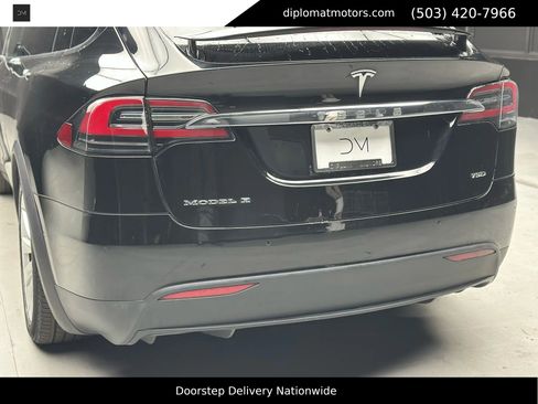 Used 2018 Tesla Model X 75D image 16